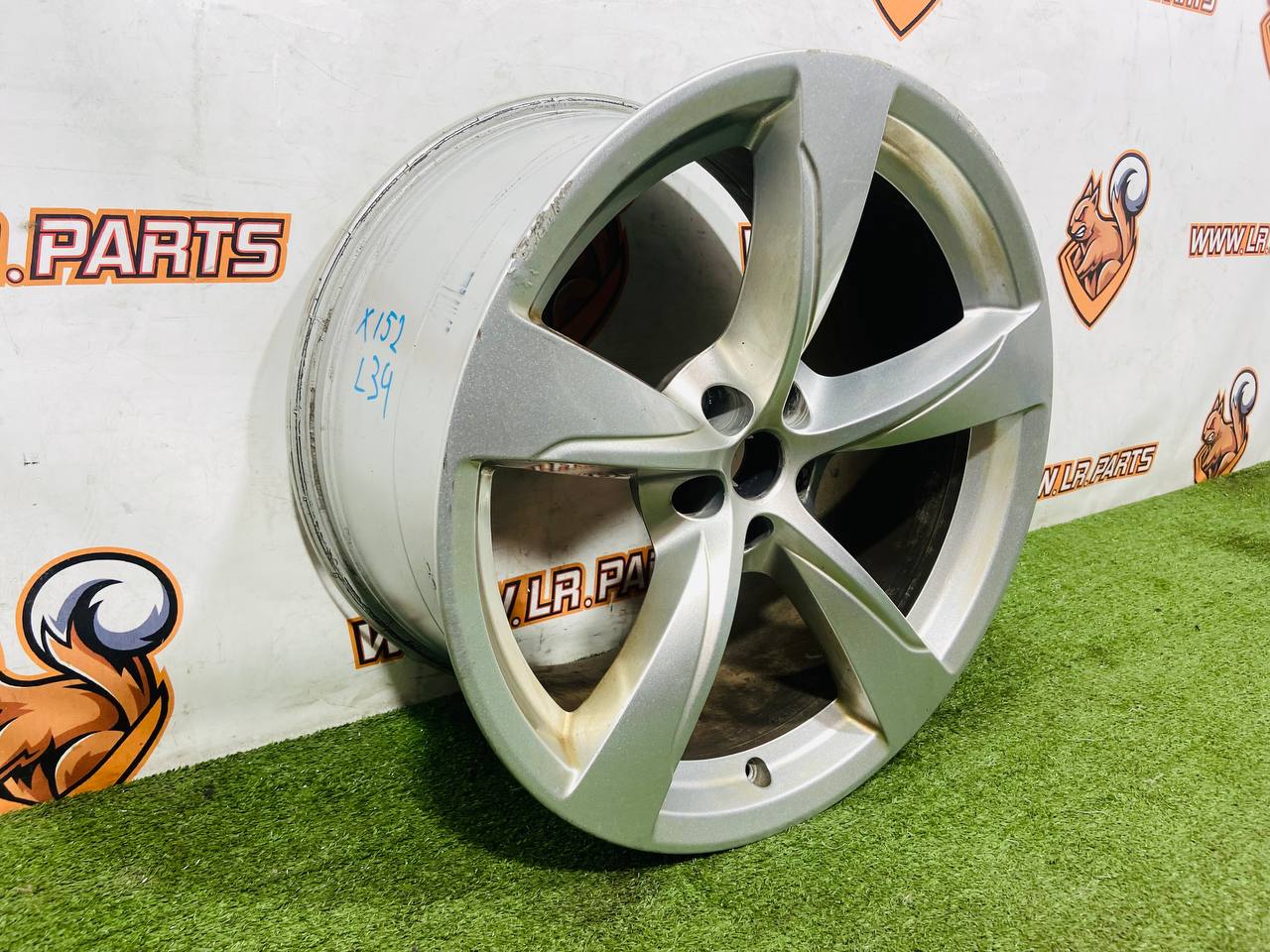 T2R17515 Wheel rim R20x9J 10.5Jx20CH Sparkle Silver Jaguar F-Type X152 (2014-) Used cost 300 € in stock 4 pcs.