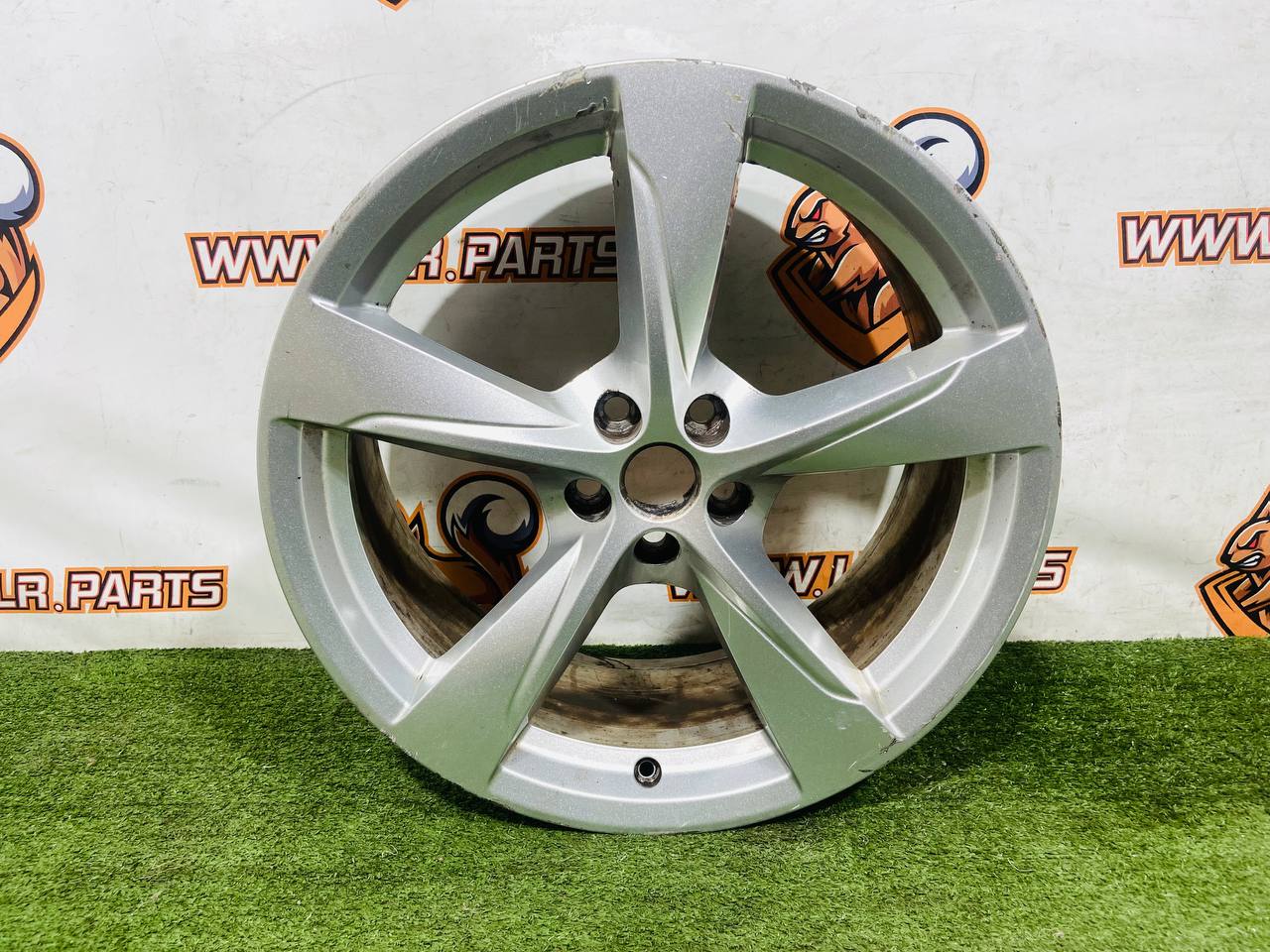 T2R17515 Wheel rim R20x9J 10.5Jx20CH Sparkle Silver Jaguar F-Type X152 (2014-) Used - Image 19