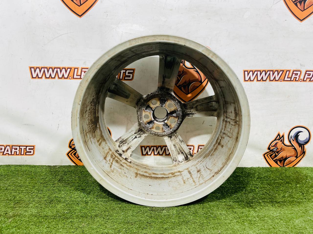 T2R17515 Wheel rim R20x9J 10.5Jx20CH Sparkle Silver Jaguar F-Type X152 (2014-) Used - Image 25