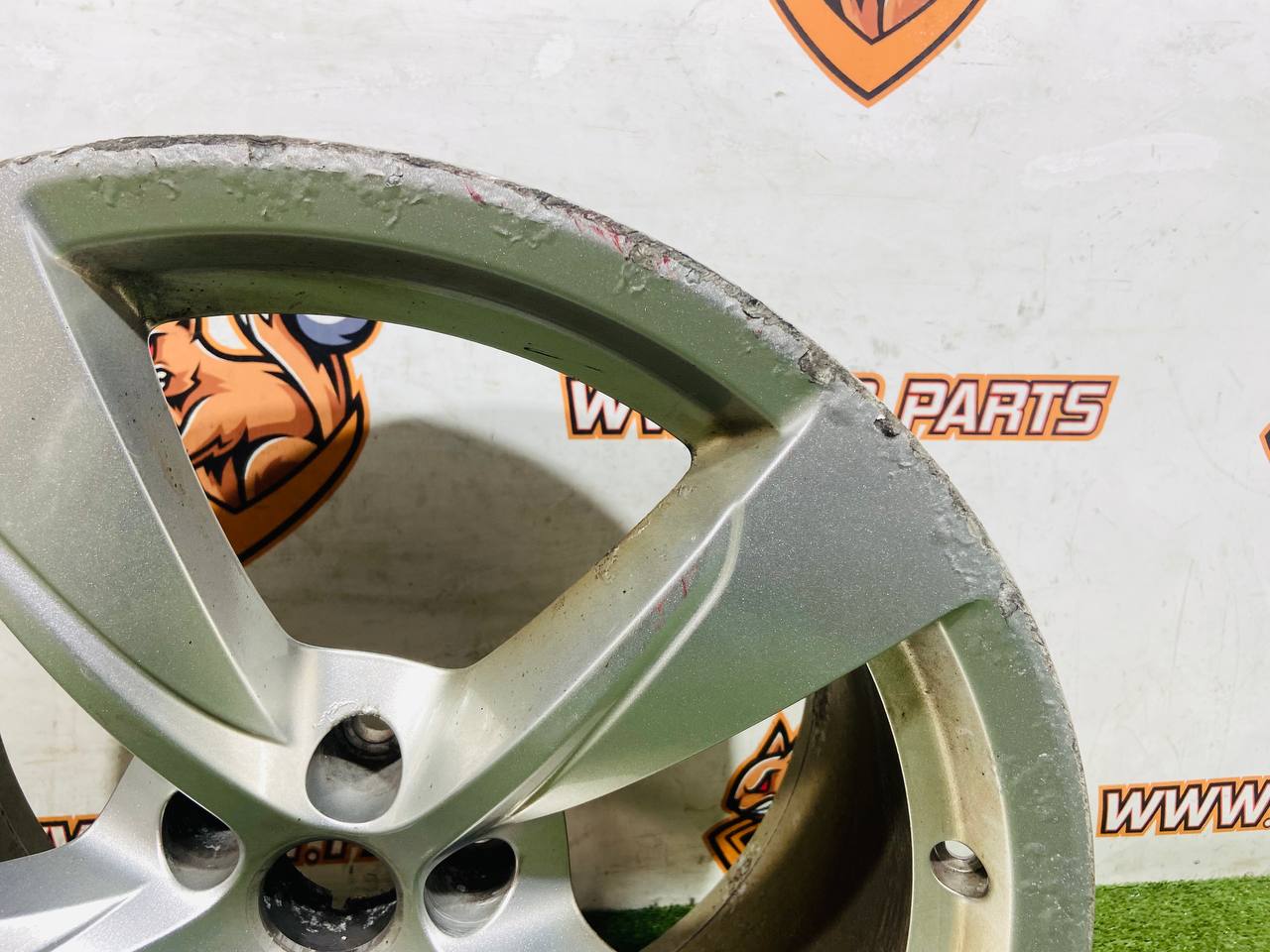 T2R17515 Wheel rim R20x9J 10.5Jx20CH Sparkle Silver Jaguar F-Type X152 (2014-) Used cost 300 € in stock 4 pcs.