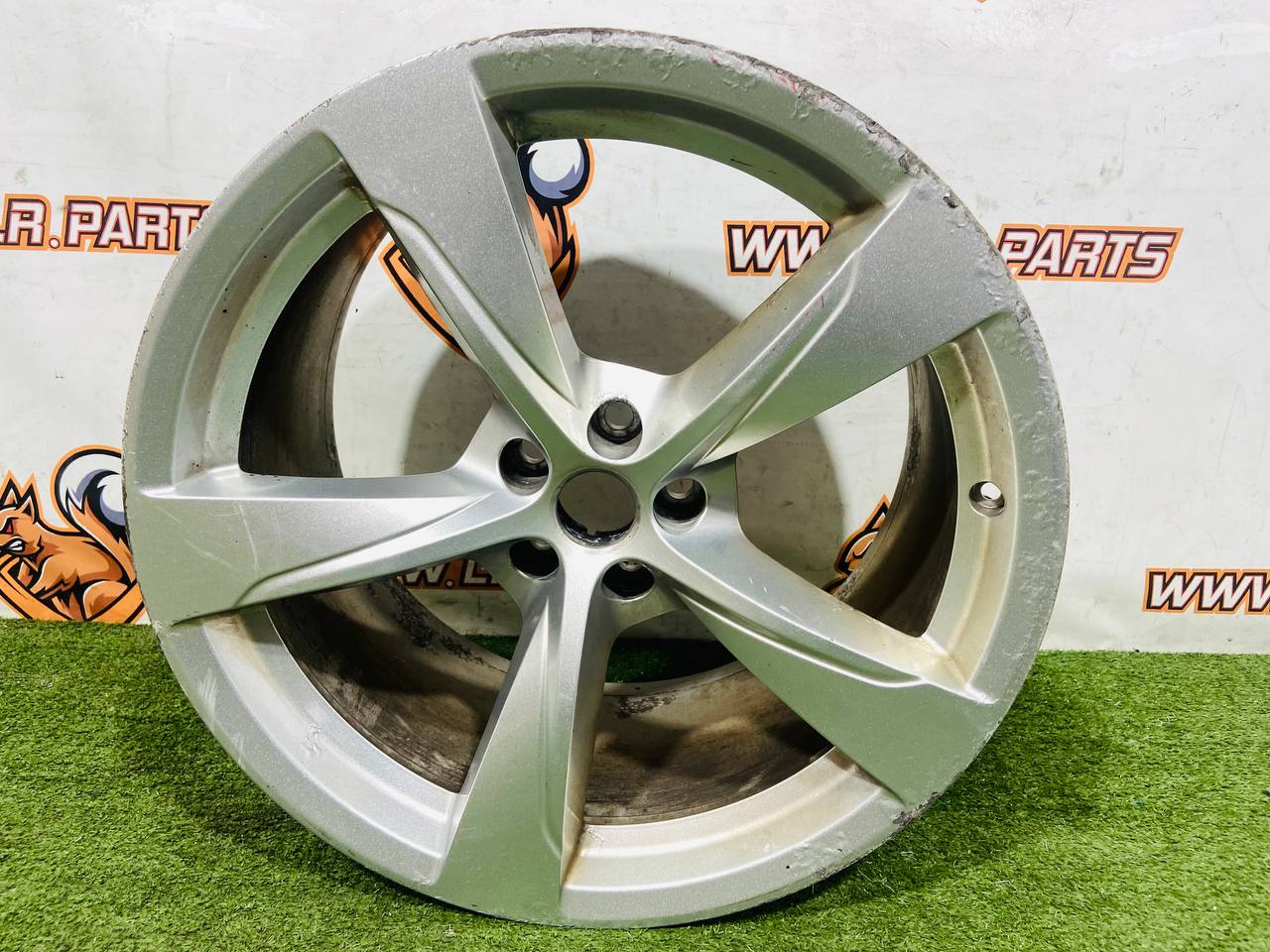 T2R17515 Wheel rim R20x9J 10.5Jx20CH Sparkle Silver Jaguar F-Type X152 (2014-) Used cost 300 € in stock 4 pcs.