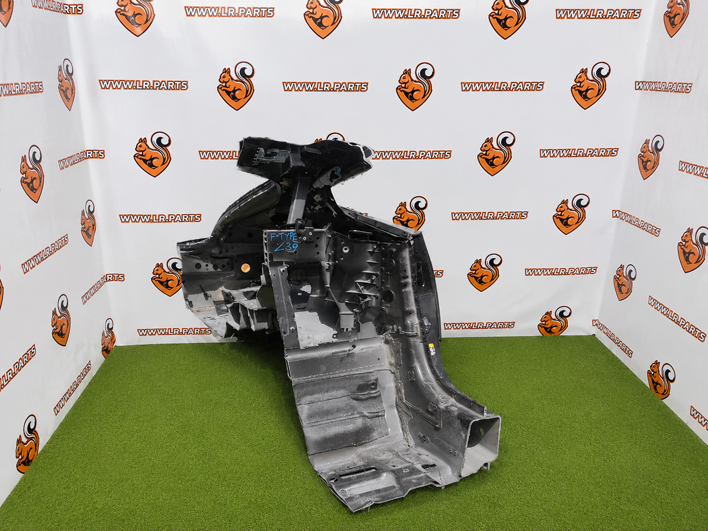 T2R23909 Rear left quarter panel coupe Jaguar F-Type X152 (2014-) Used cost € in stock 2 pcs.