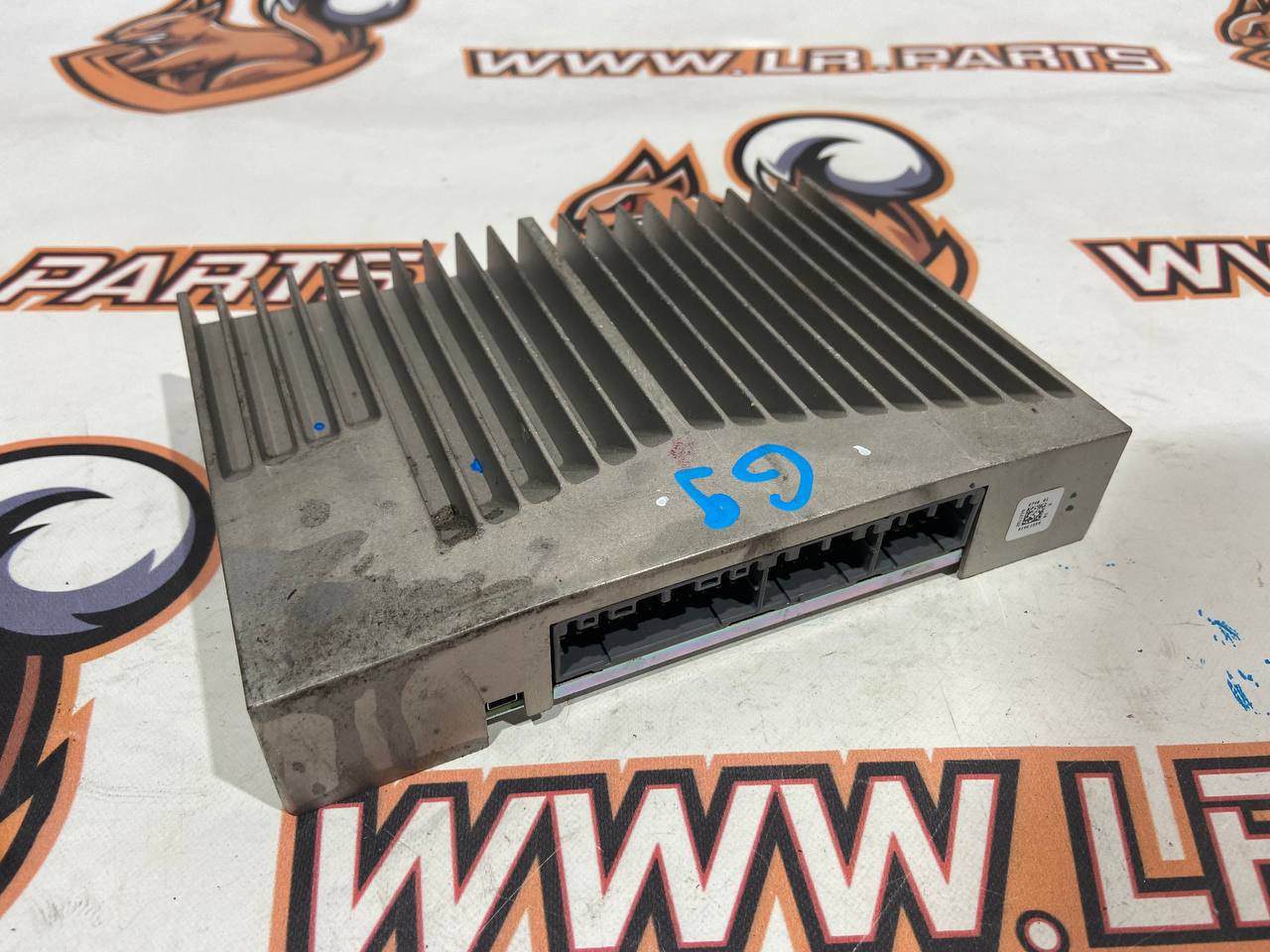 T2R28219 AUDIO Amplifier Jaguar F-Pace X761 (2017-) Used cost 300 € in stock 1 pcs.