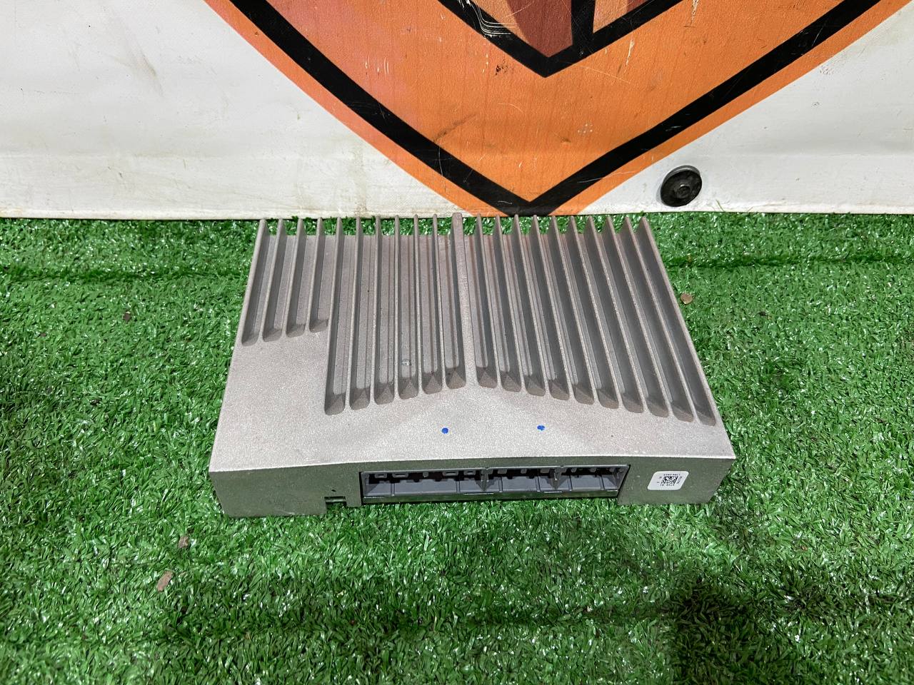 T2R28219 AUDIO Amplifier Jaguar F-Pace X761 (2017-) Used cost 300 € in stock 1 pcs.