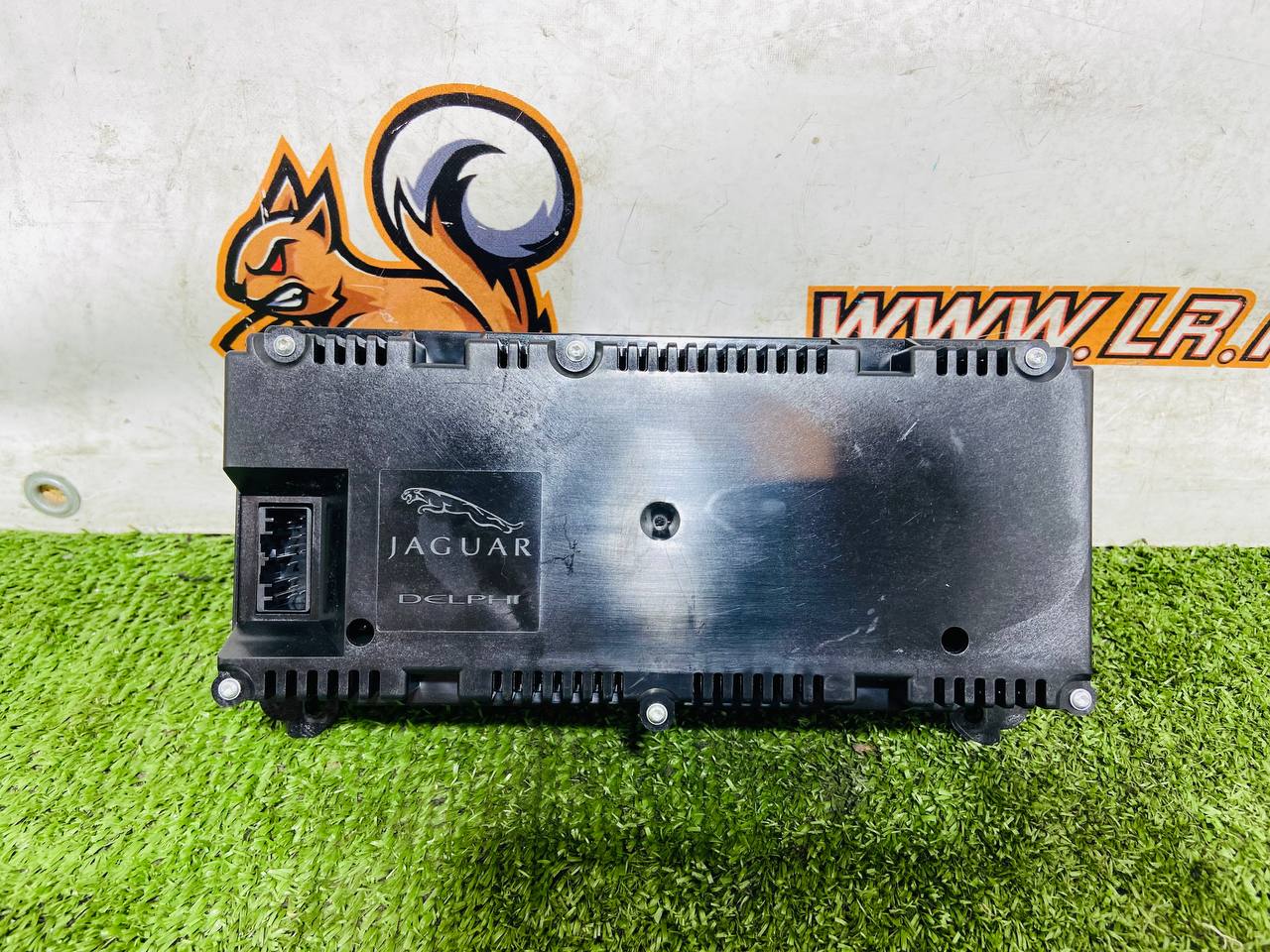 T2R47430 Jaguar F-Type X152 (2014-) Air Conditioner Control Panel Used cost € in stock 1 pcs.