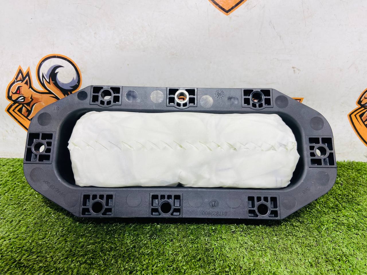 T2R6548 Airbag in dashboard Jaguar F-Type X152 (2014-) used cost 150 € in stock 1 pcs.