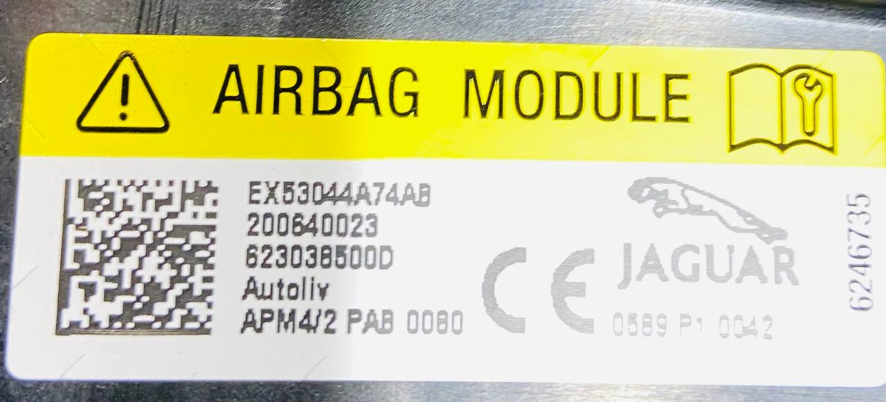 T2R6548 Airbag in dashboard Jaguar F-Type X152 (2014-) used cost 150 € in stock 1 pcs.