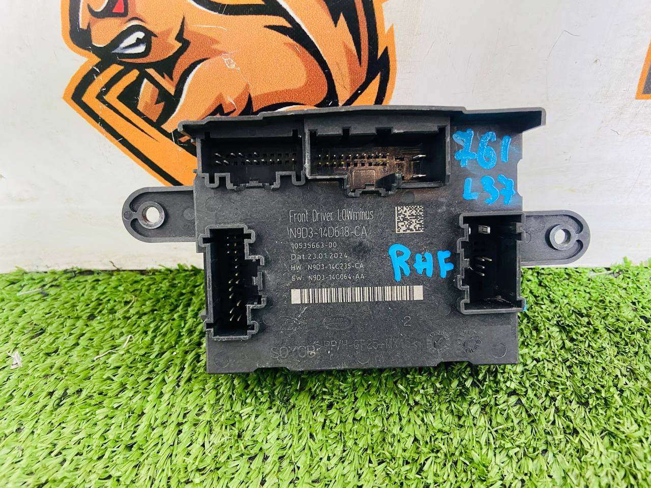 T2R80521 Driver's door control unit Jaguar F-Pace X761 (2017-) Used cost € in stock 1 pcs.