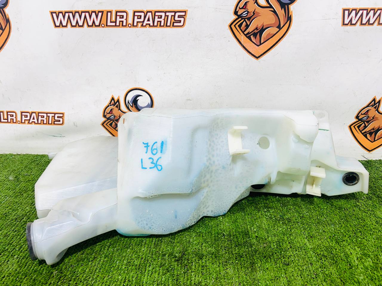 T4A1152 Washer reservoir Range Rover Velar L560 (2018-) Used - Image 15
