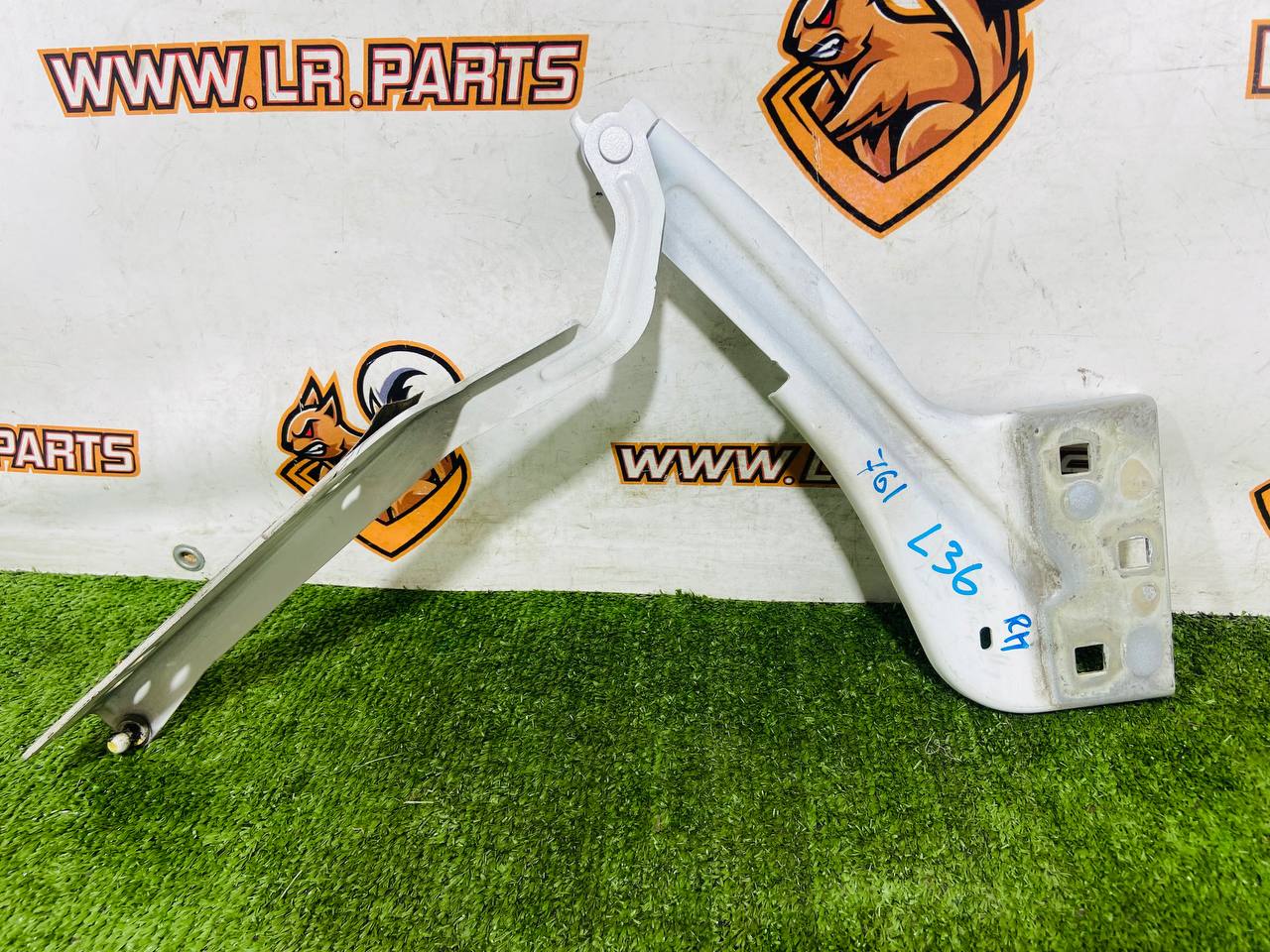 T4A1898 Right Hood Hinge Jaguar F-Pace X761 (2017-) Used - Image 16