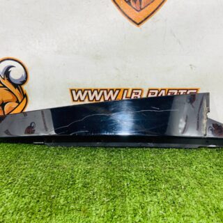 T4A2281 Rear right door overlay for Jaguar F-Pace X761 (2017-) Used cost 25 € in stock 1 pcs.