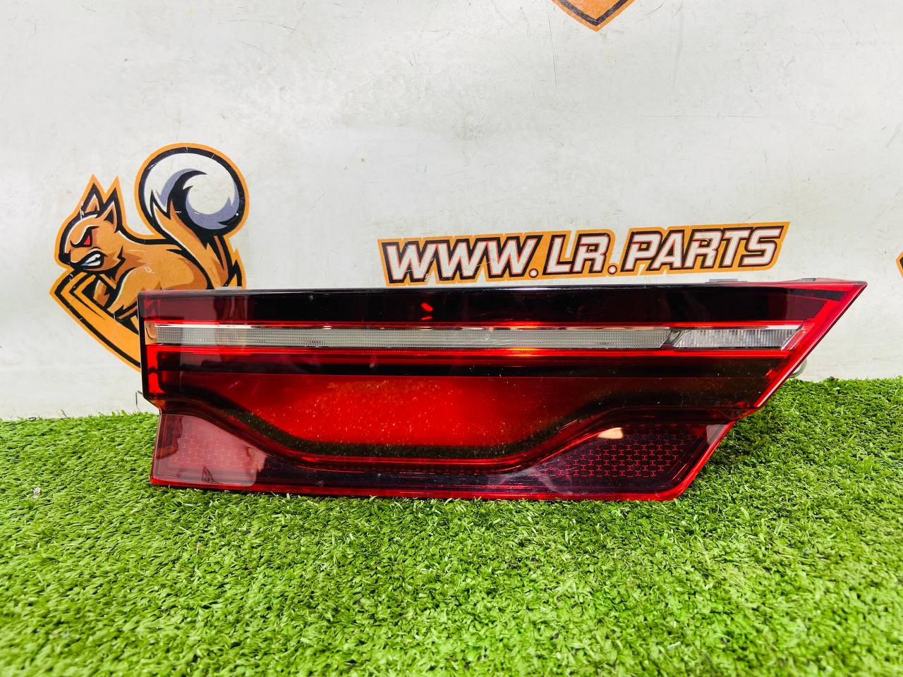 T4A36236 Left rear taillight on the trunk lid 2021- Jaguar F-Pace X761 (2017-) Used cost 250 € in stock 1 pcs.