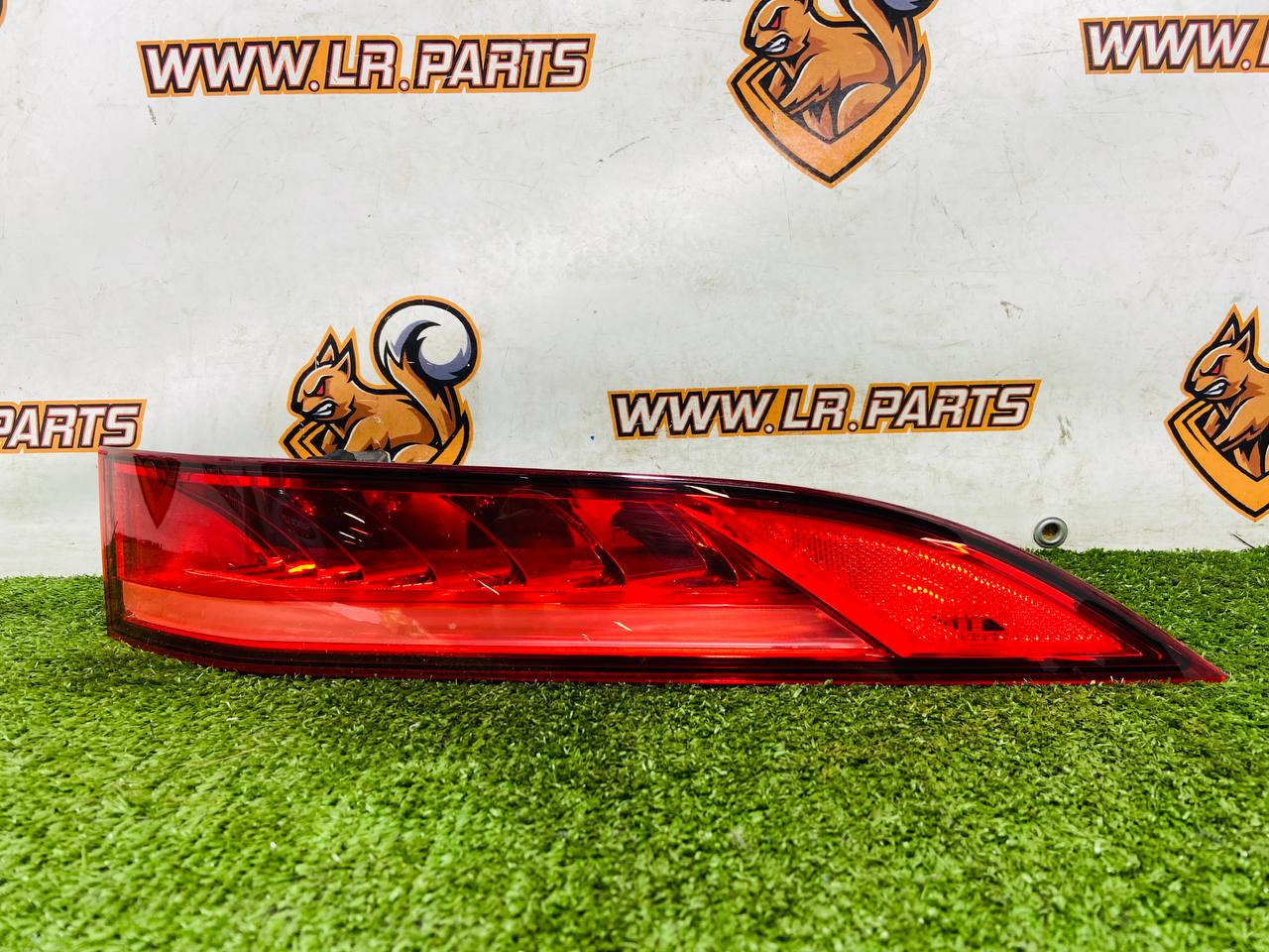 T4A37907 Right rear wing lantern USA Jaguar F-Pace X761 (2017-) Used cost 150 € in stock 1 pcs.