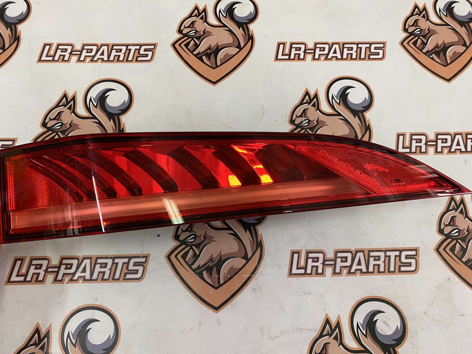 T4A37907 Right rear wing lantern USA Jaguar F-Pace X761 (2017-) Used cost 150 € in stock 1 pcs.