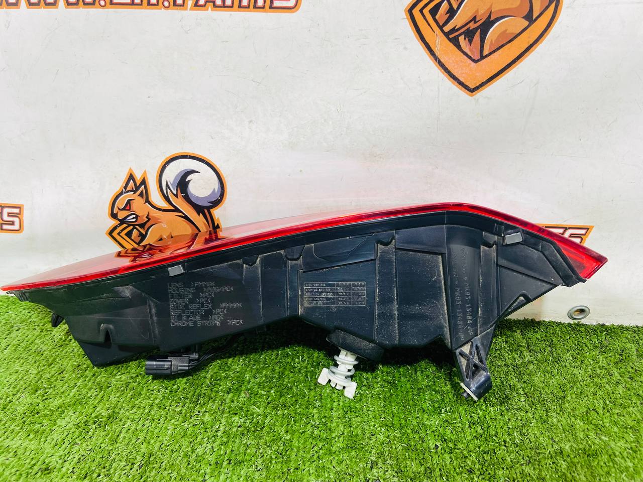 T4A44670 Right rear wing lamp 2021- Jaguar F-Pace X761 (2017-) Second hand cost 350 € in stock 2 pcs.