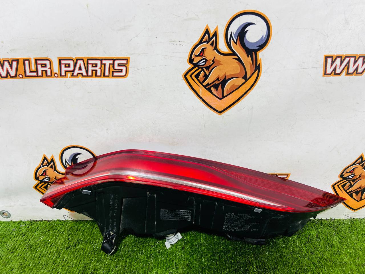 T4A44675 Left rear wing lamp for 2021 Jaguar F-Pace X761 (2017-) Used cost 350 € in stock 1 pcs.