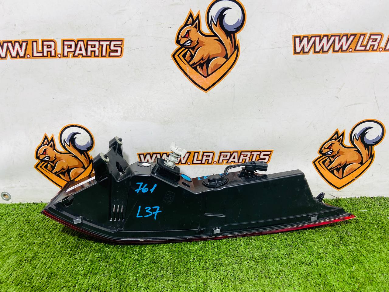 T4A44675 Left rear wing lamp for 2021 Jaguar F-Pace X761 (2017-) Used - Image 12