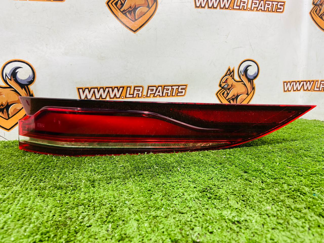 T4A44675 Left rear wing lamp for 2021 Jaguar F-Pace X761 (2017-) Used cost 350 € in stock 1 pcs.