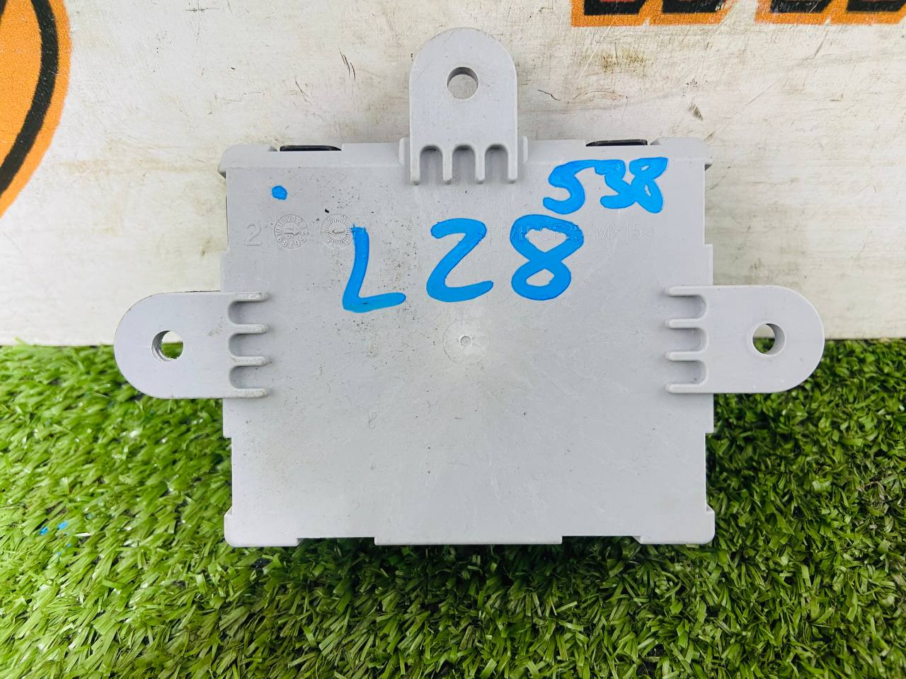 T4N6281 Comfort block for rear door passenger side Jaguar XF X260 (2015-) Used cost 50 € in stock 3 pcs.