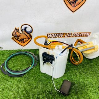 T4N7832 Fuel pump assembly submerged Jaguar F-Pace X761 (2017-) Used cost  € in stock 1 pcs.