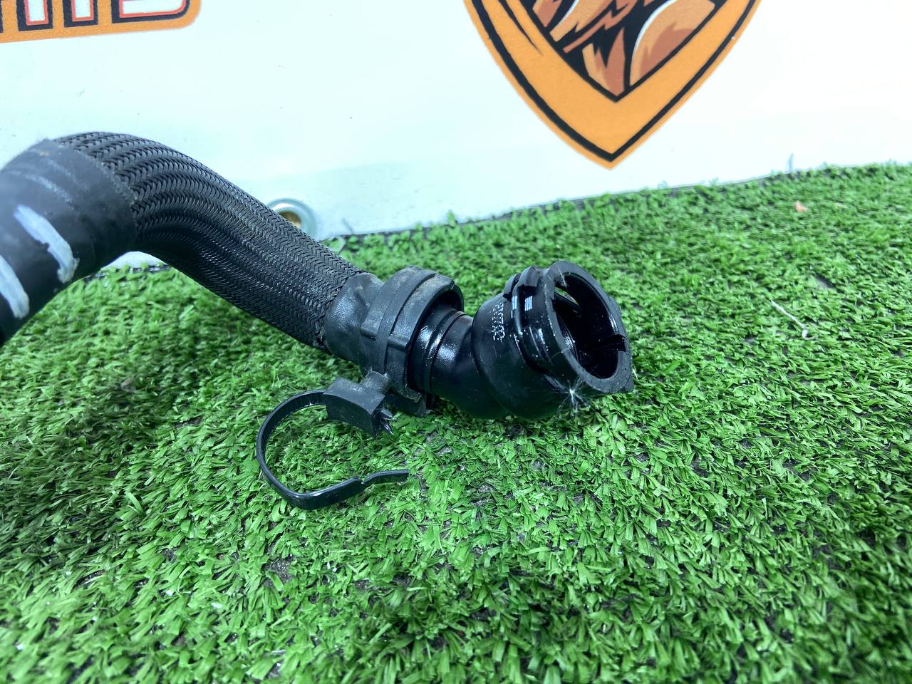 104123476 Left 3.0 Range Rover Sport L461 (2023-) Used Radiator Hose"" cost € in stock 1 pcs.