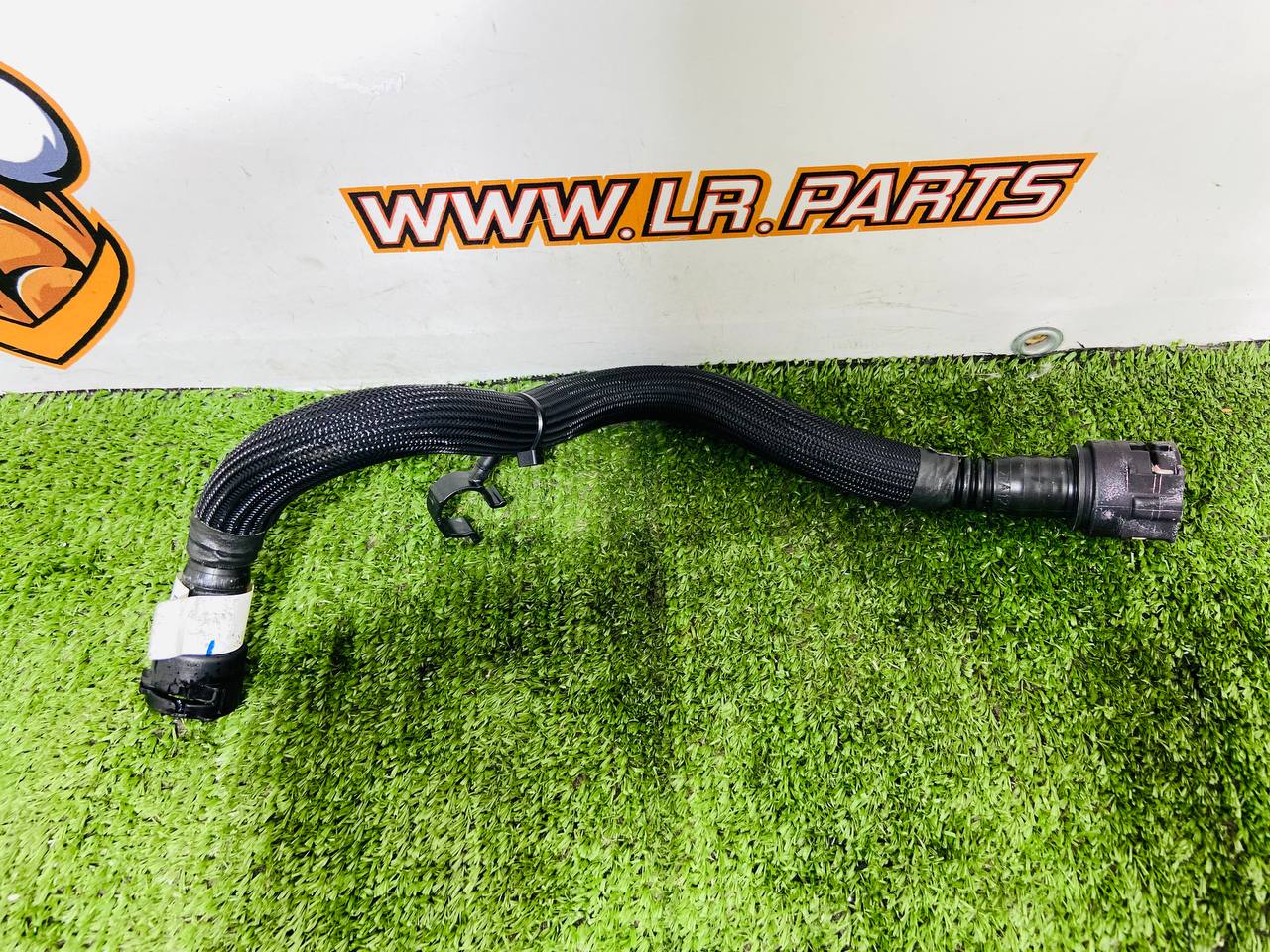 104123479 Cooling system pipe 3.0D Range Rover Sport L461 (2023-) Used cost € in stock 2 pcs.