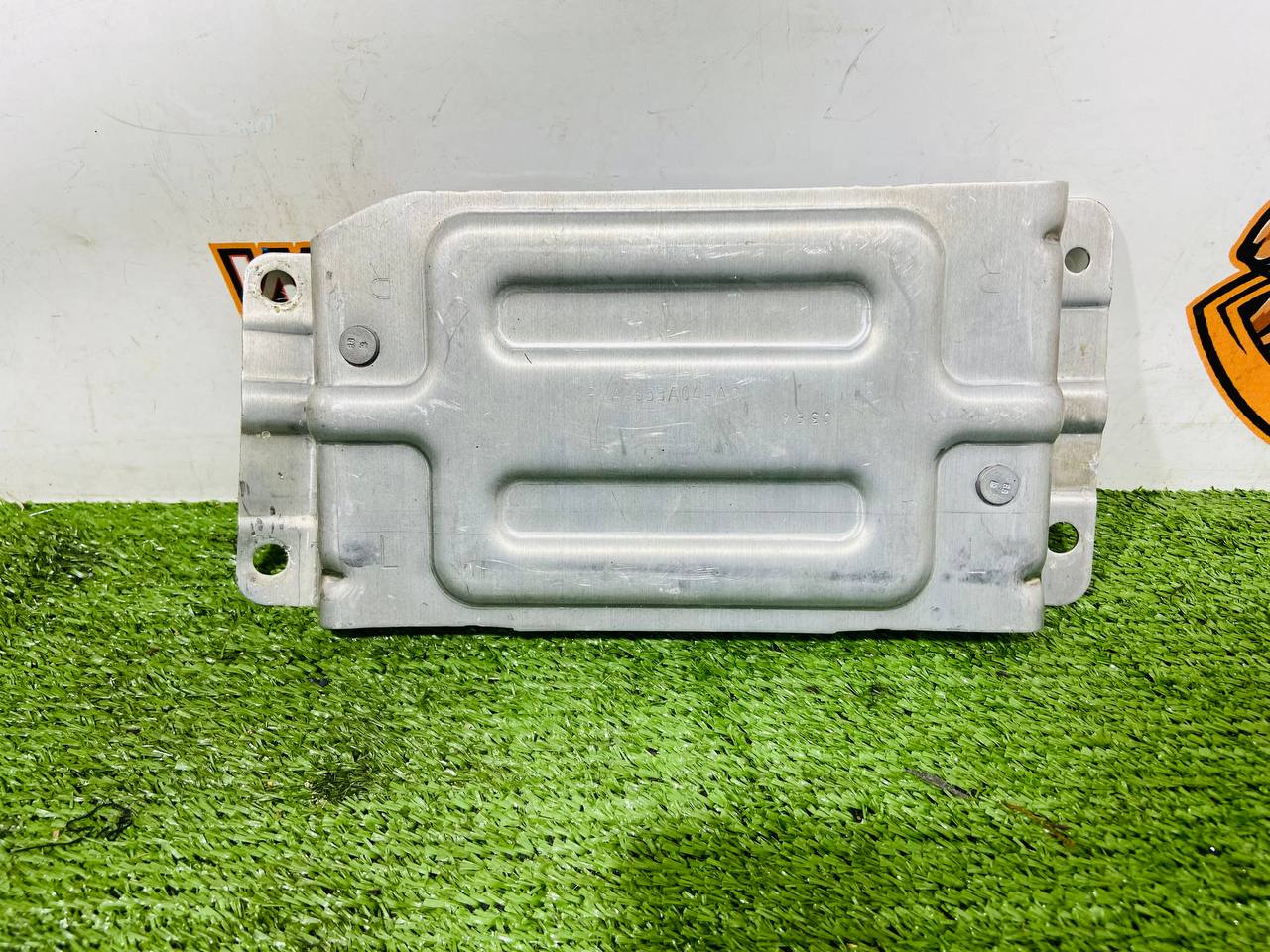 522123890 Bracket for seat control unit adjustment Range Rover L405 (2013-2023) Used cost € in stock 1 pcs.