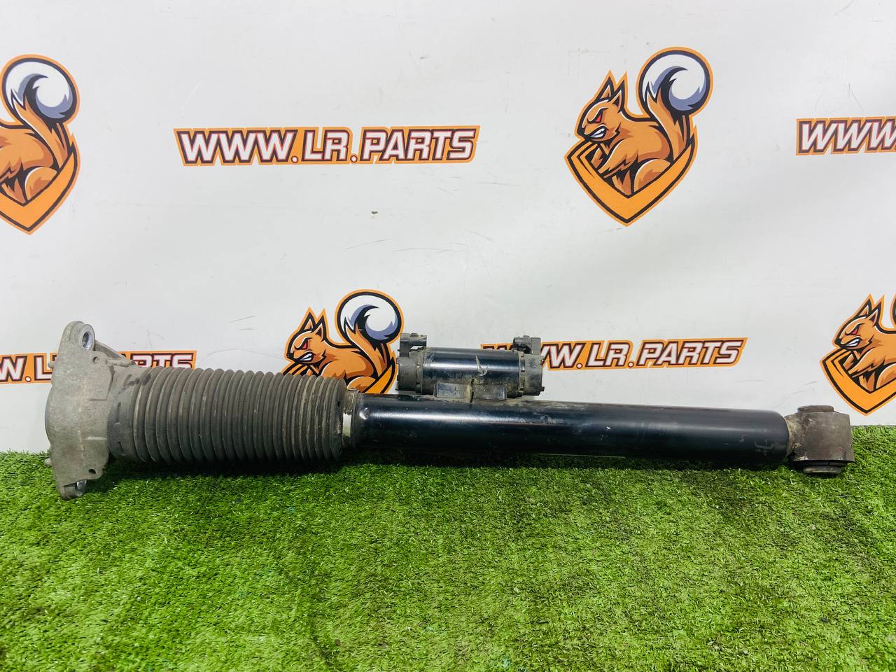 604123475 Rear right shock absorber Range Rover Sport L461 (2023-) Used - Image 18