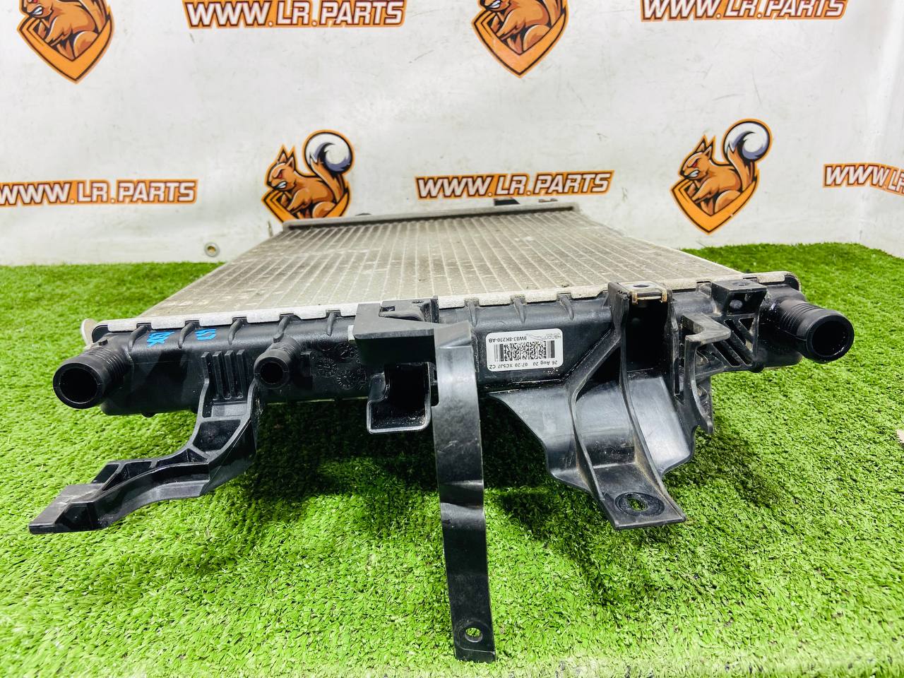 C2C39565 Radiator of the Jaguar F-Type X152 (2014-) supercharger, used. cost € in stock 1 pcs.