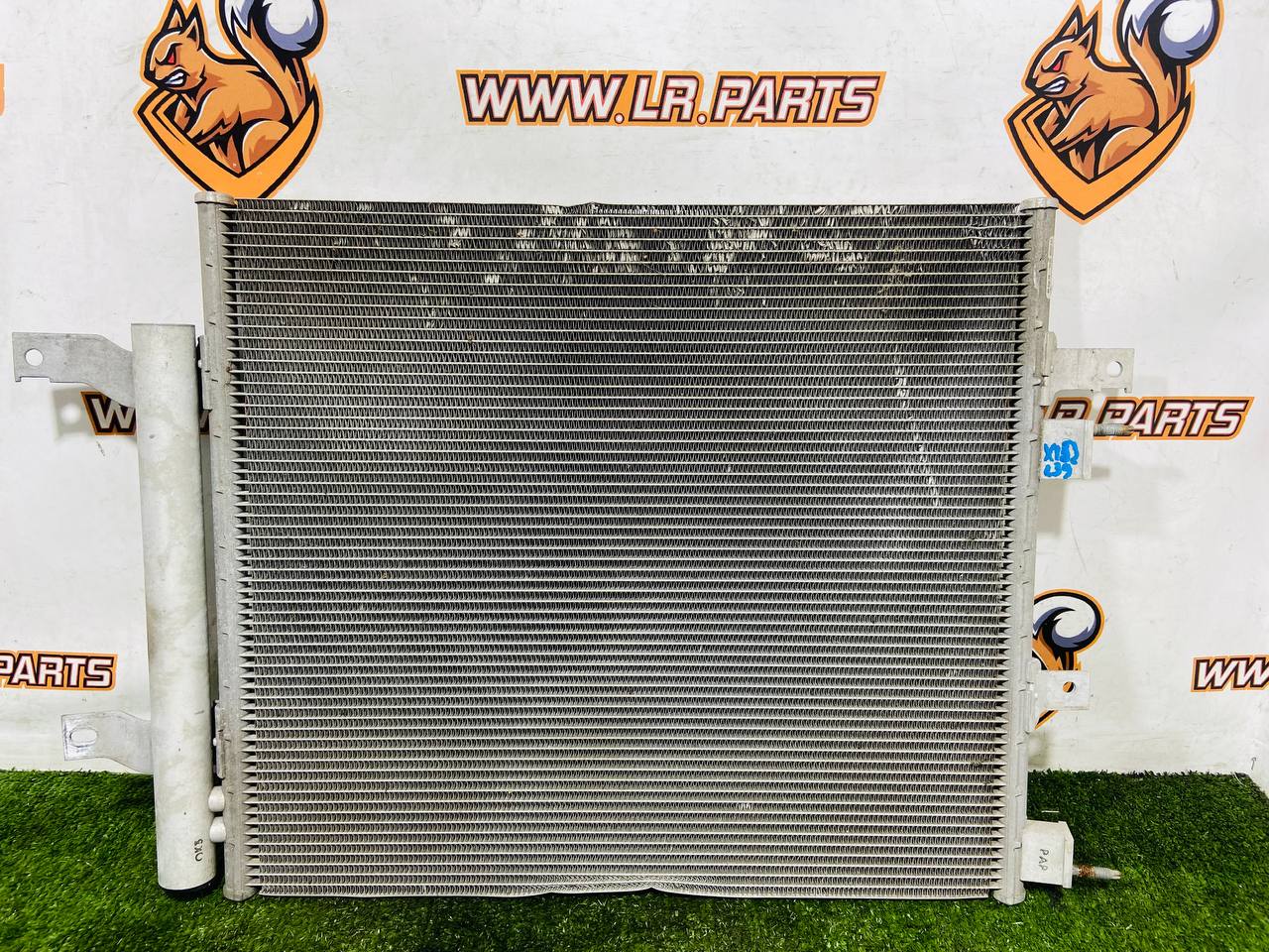 C2D26543 Condenser radiator Jaguar F-Type X152 (2014-) Used cost € in stock 1 pcs.