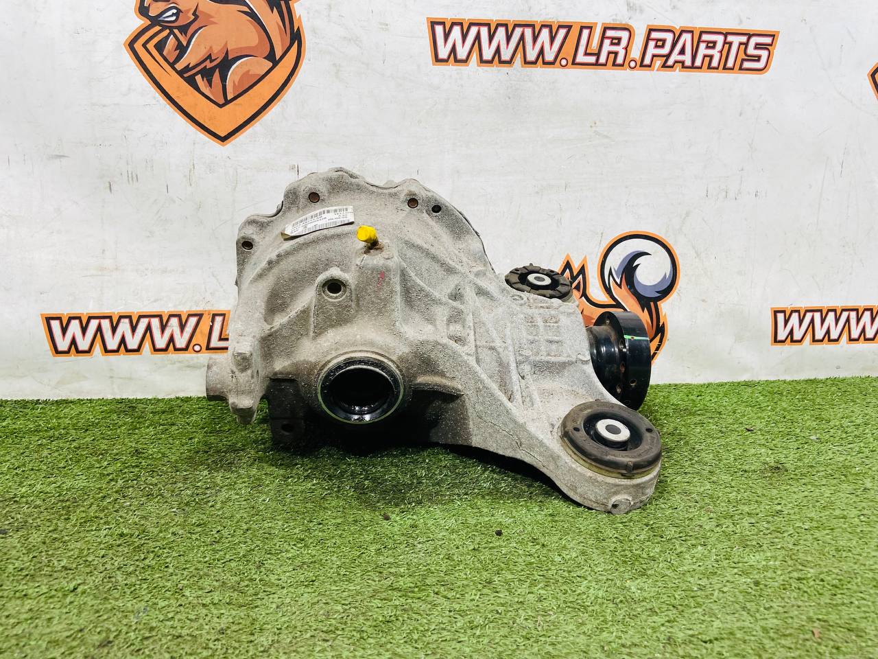 C2P26134 Rear differential (reducer) 2.0ie Jaguar F-Type X152 (2014-) used cost € in stock 1 pcs.