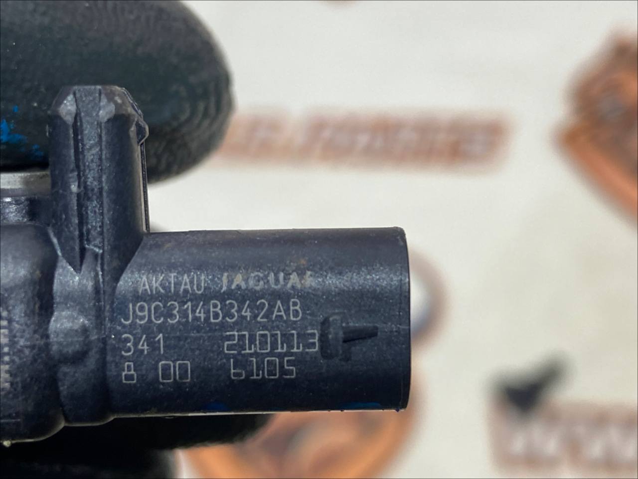 J9C5438 Jaguar F-Pace X761 (2017-) used airbag sensor cost 50 € in stock 7 pcs.