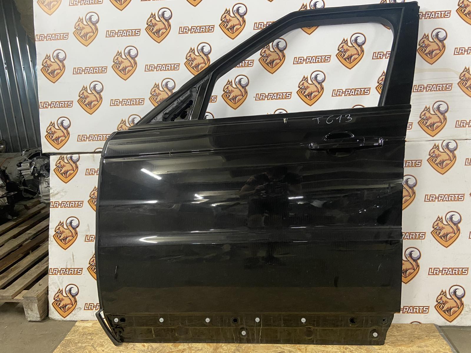 LR044227 Front Left Door for Range Rover Sport L494 (2014-2022) Used - Image 48