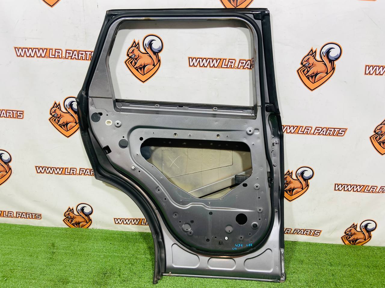LR044229 Rear left door for Range Rover Sport L494 (2014-2022) Used - Image 40