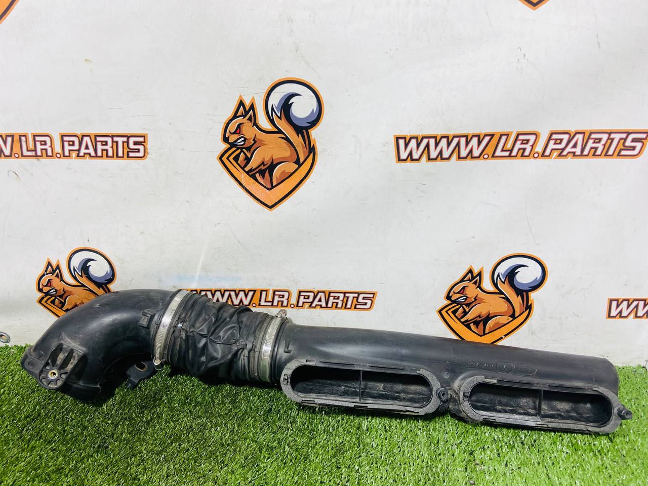 LR049313 Exhaust air channel right Range Rover Sport L494 (2014-2022) Used - Image 14