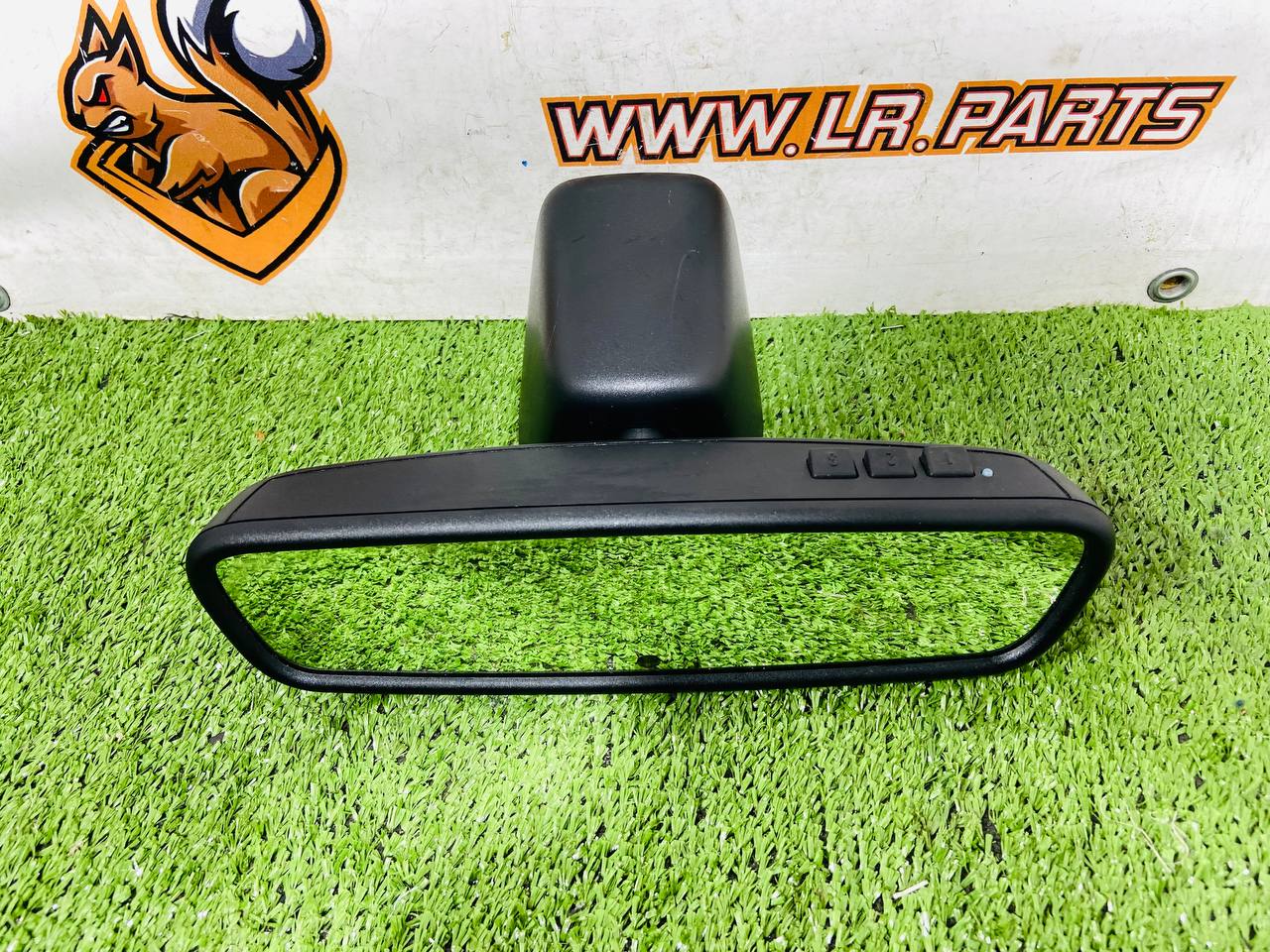 LR058507 Interior mirror with gate opening Jaguar F-Pace X761 (2017-) Used cost 60 € in stock 1 pcs.
