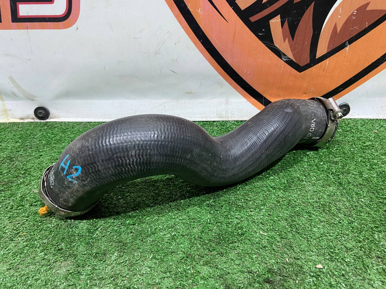 LR062463 Radiator Hose 3.0TD Range Rover Sport L494 (2014-2022) Used cost 45 € in stock 7 pcs.