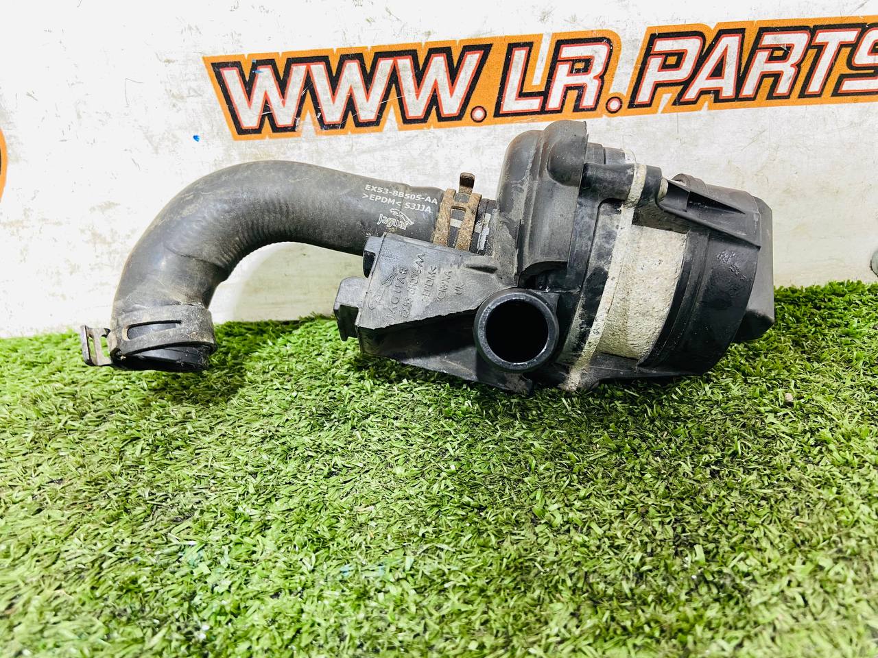 LR067228 Water pump 3.0 electric supplementary Range Rover Sport L494 (2014-2022) Used - Image 17