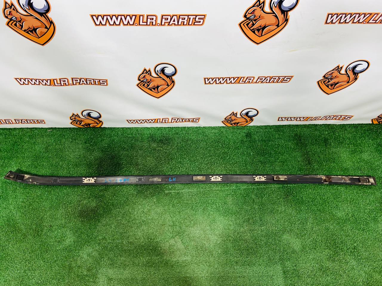 LR072889 Left exterior roof molding for Range Rover Sport L494 (2014-2022) Used - Image 16