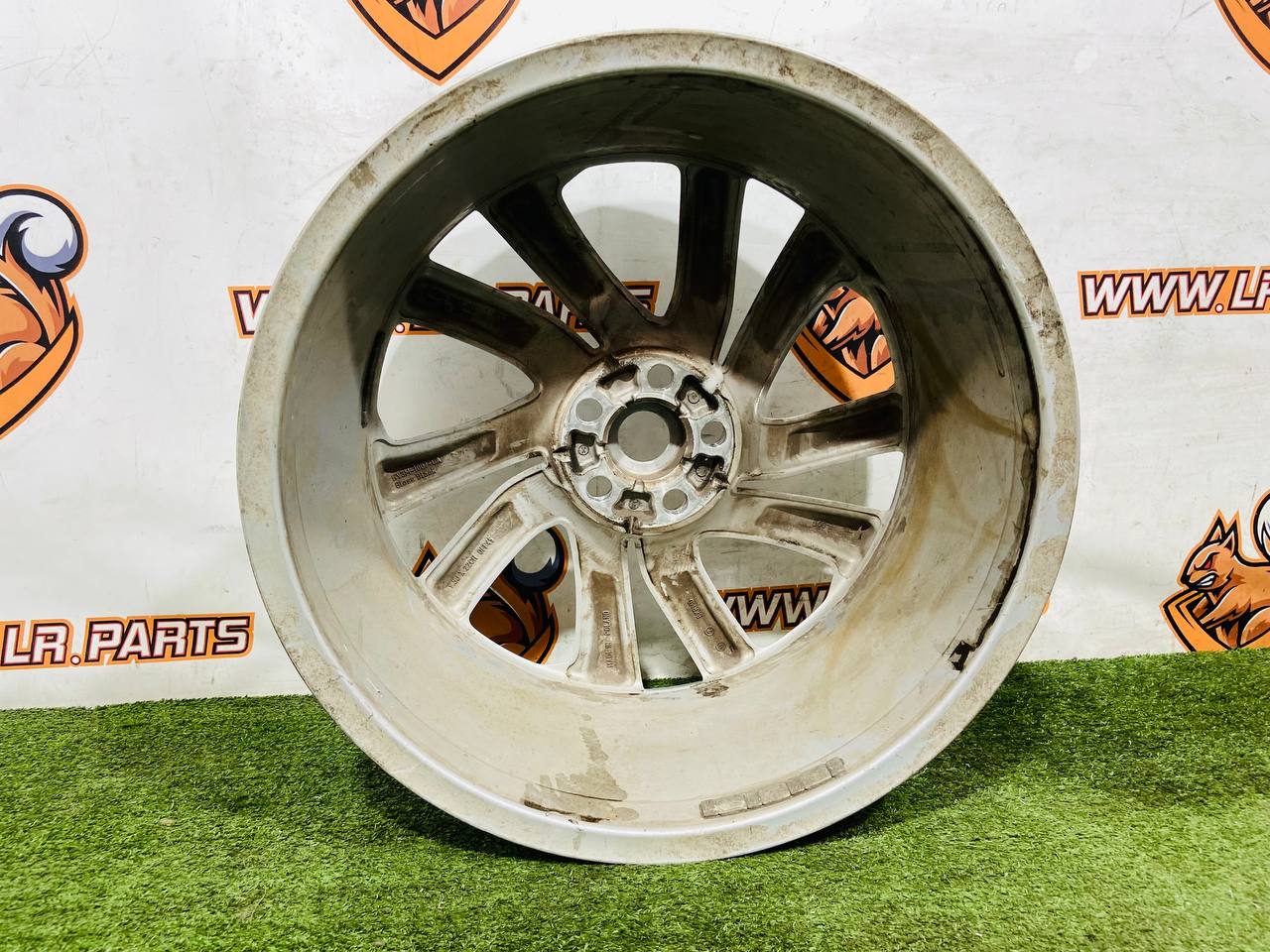 LR082901 Wheel disc R22 9.5J Aero V Sparkle Silver Land Rover Discovery 5 L462 (2017-) Used - Image 25