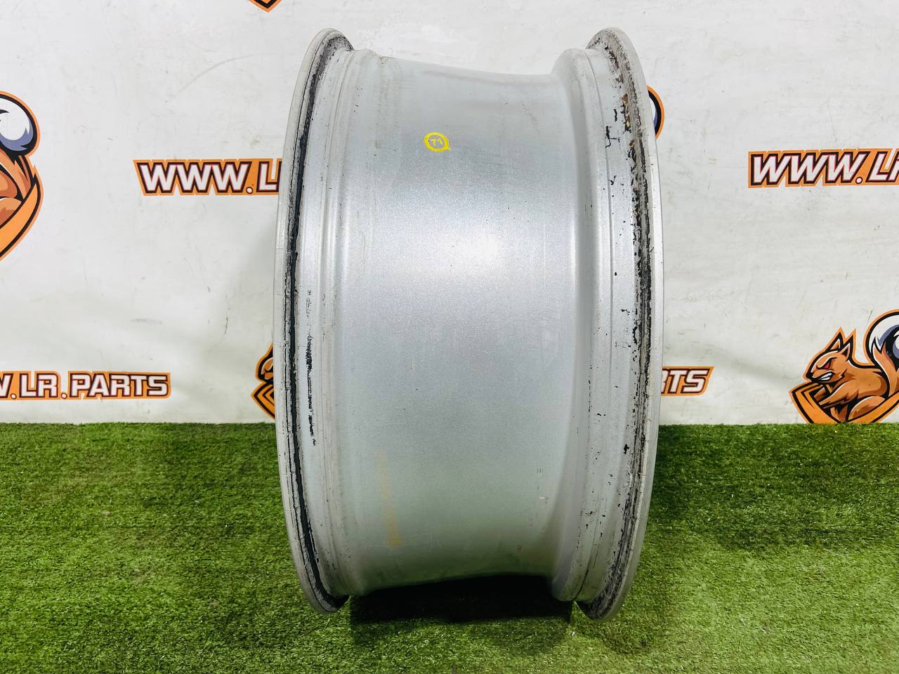 LR082901 Wheel disc R22 9.5J Aero V Sparkle Silver Land Rover Discovery 5 L462 (2017-) Used cost 250 € in stock 3 pcs.