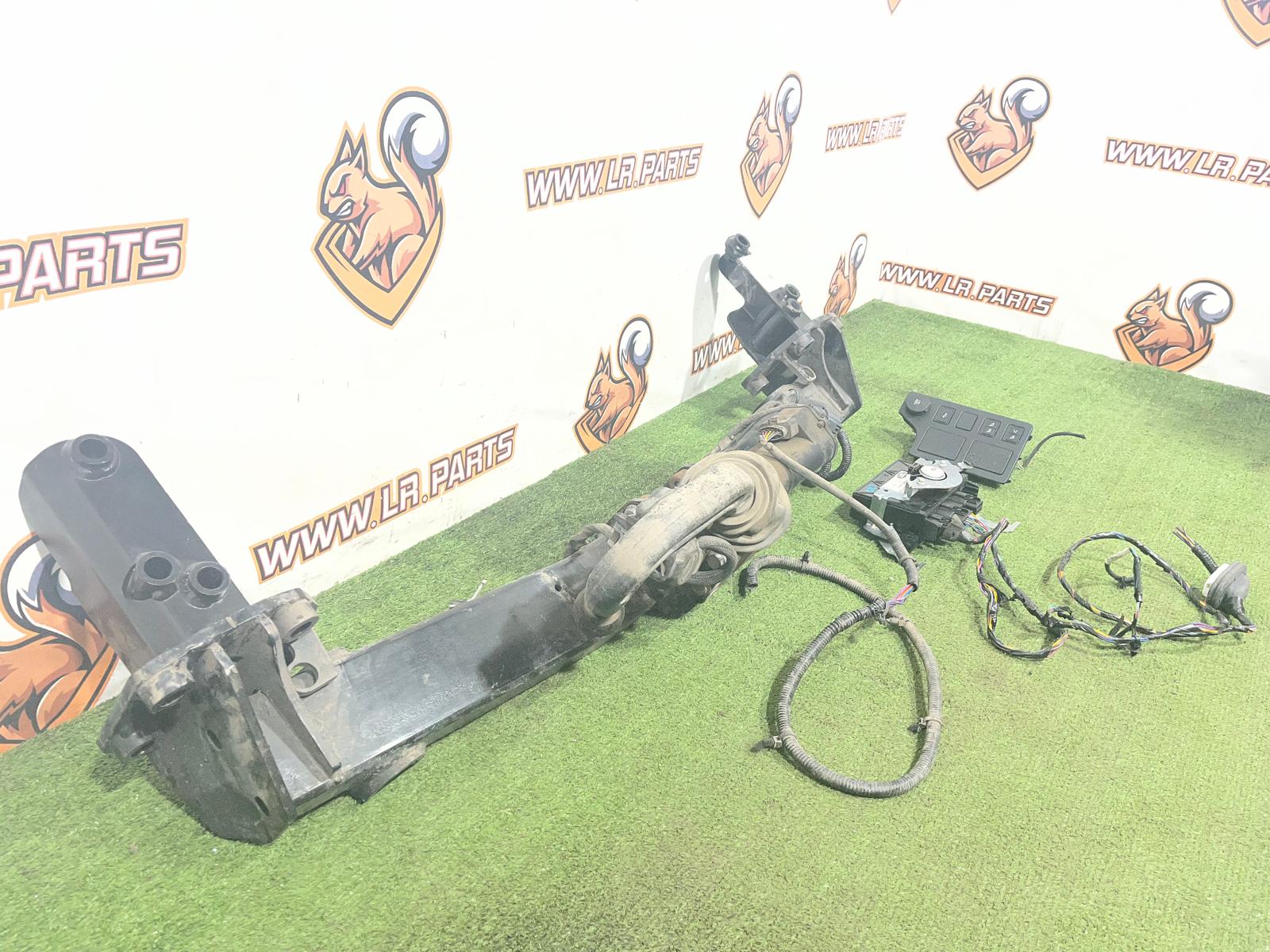 LR083047 Towbar electric assembly Land Rover Discovery 5 L462 (2017-) Used cost 1 500 € in stock 1 pcs.