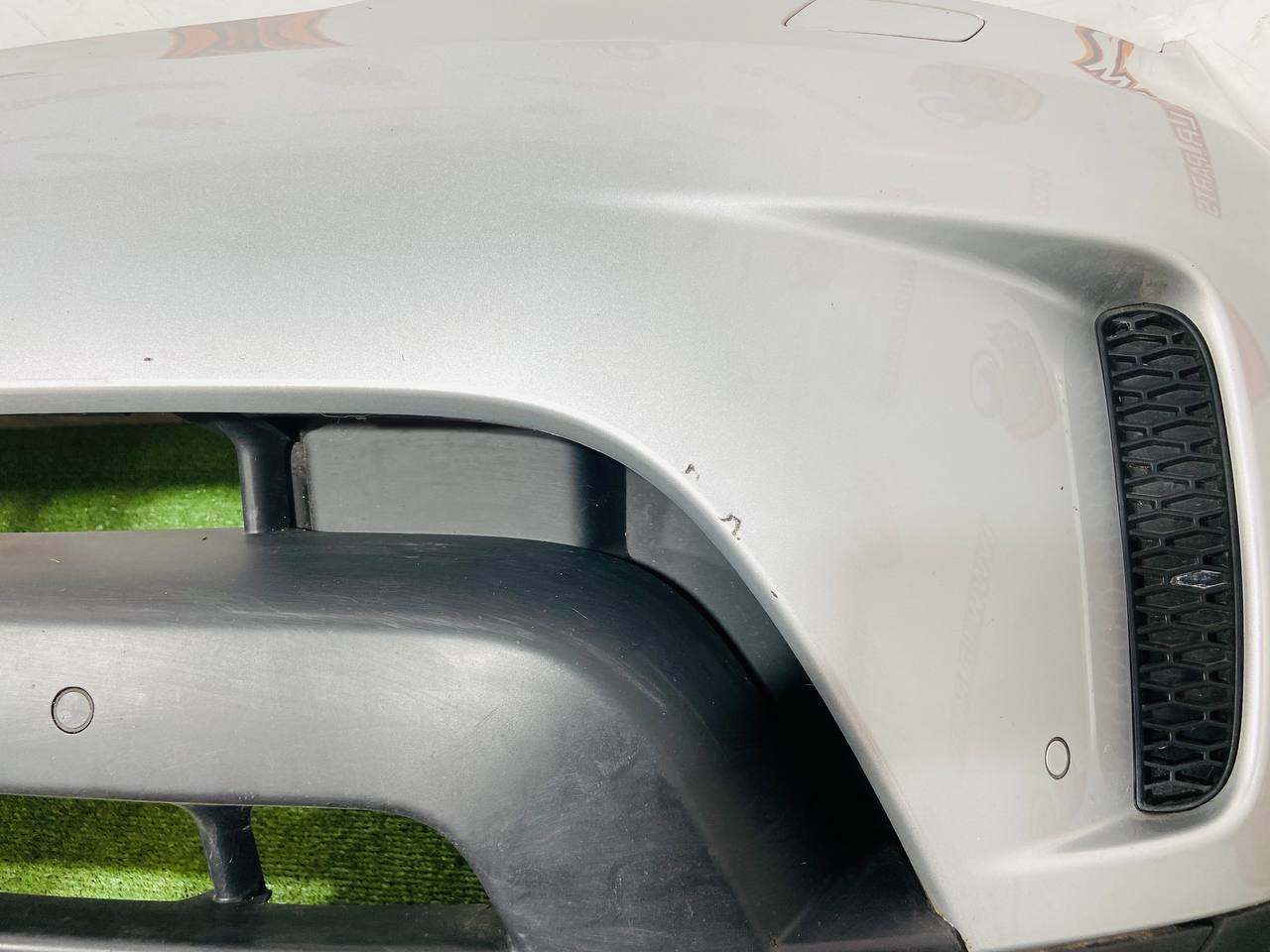 LR083059 Front bumper assembly for Land Rover Discovery 5 L462 (2017-) Used - Image 22
