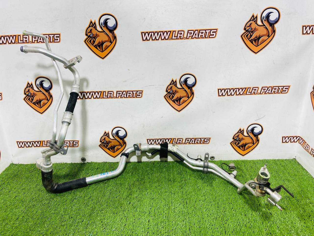LR091465 Air conditioning pipe Range Rover Velar L560 (2018-) Used cost 125 € in stock 2 pcs.