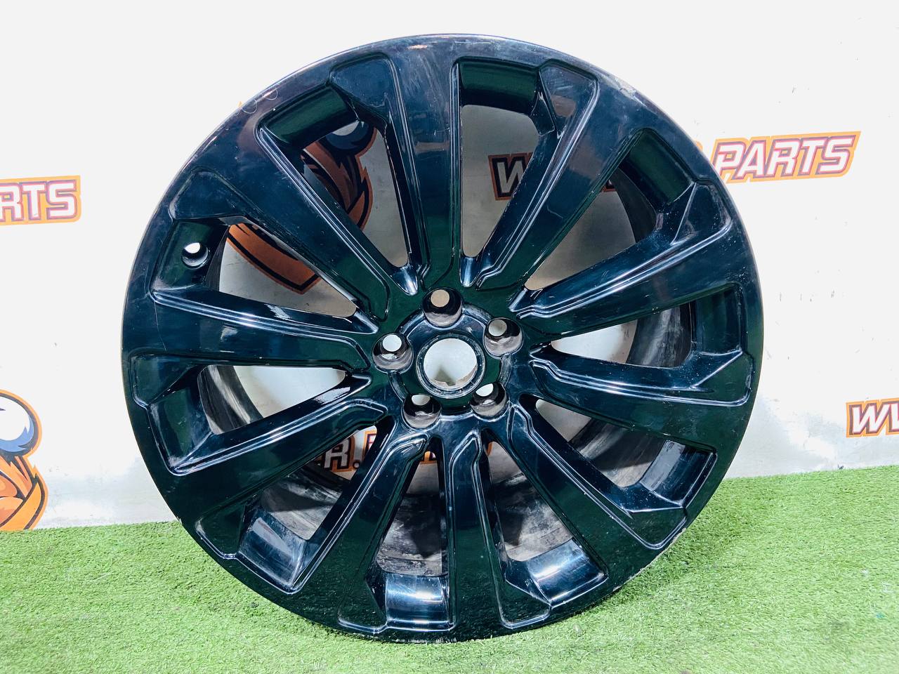 LR091540 Wheel rim 8.5*20/5 Range Rover Velar L560 (2018-) Used cost € in stock 3 pcs.