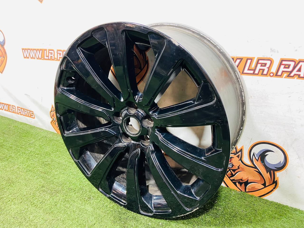 LR091540 Wheel rim 8.5*20/5 Range Rover Velar L560 (2018-) Used - Image 12