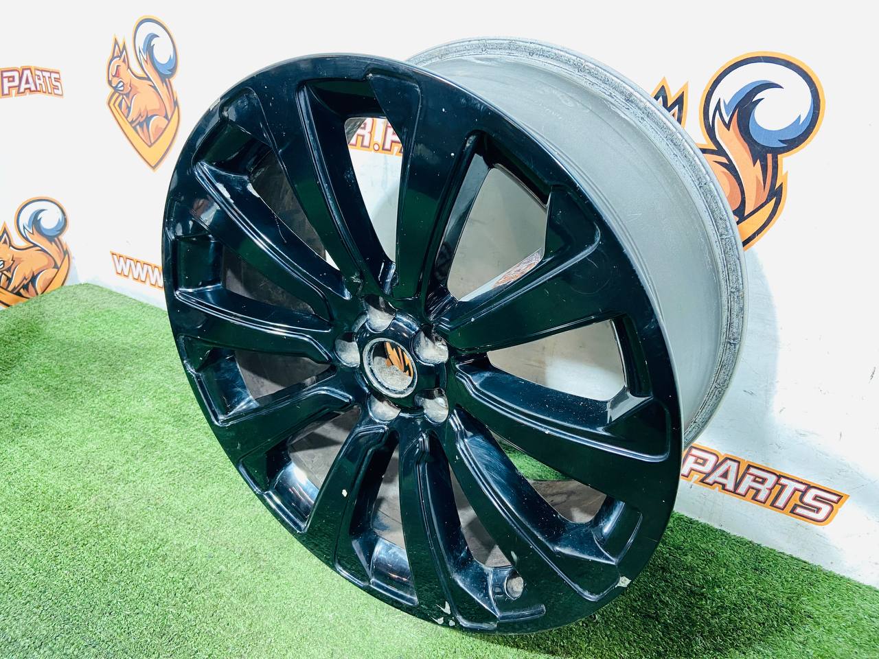 LR091540 Wheel rim 8.5*20/5 Range Rover Velar L560 (2018-) Used cost € in stock 3 pcs.