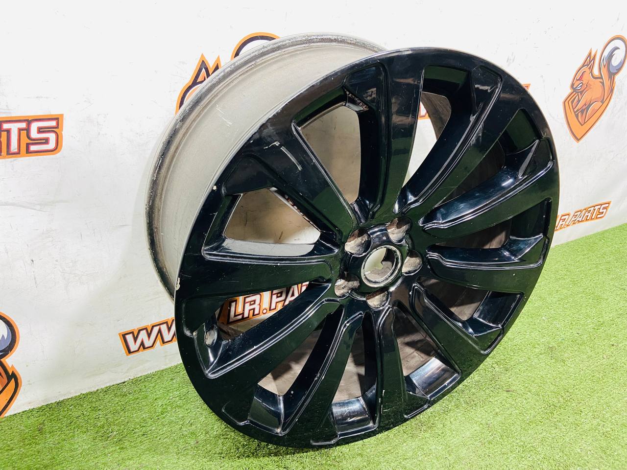 LR091540 Wheel rim 8.5*20/5 Range Rover Velar L560 (2018-) Used - Image 23