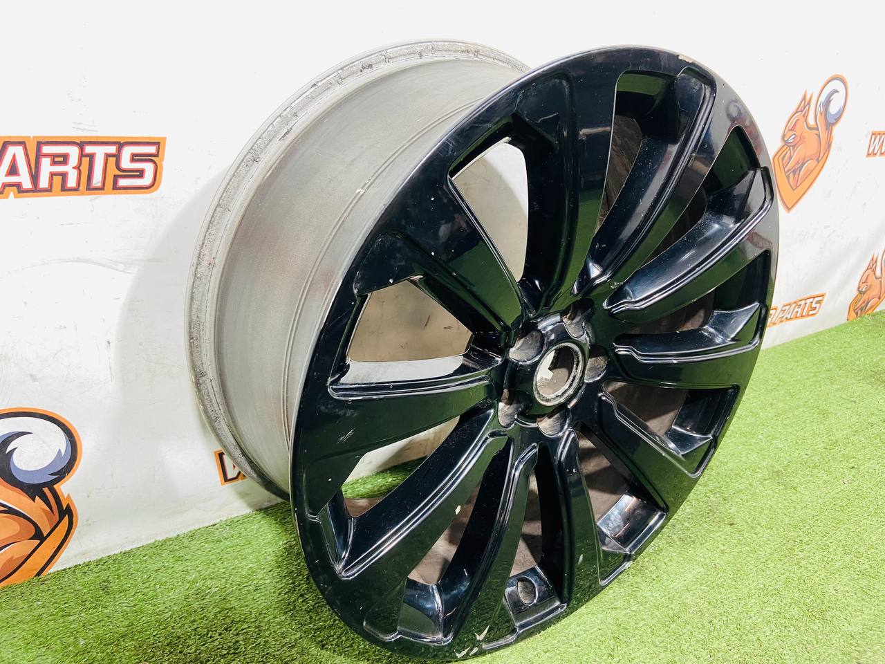 LR091540 Wheel rim 8.5*20/5 Range Rover Velar L560 (2018-) Used cost € in stock 3 pcs.