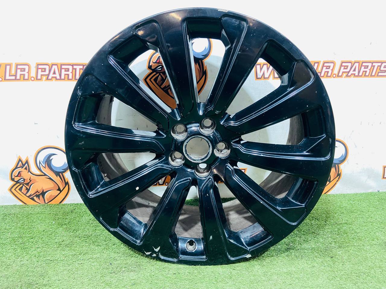 LR091540 Wheel rim 8.5*20/5 Range Rover Velar L560 (2018-) Used cost € in stock 3 pcs.